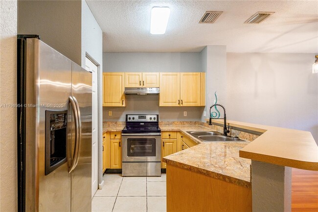 Foto del edificio - 6455 Catalina Ln