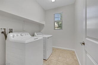Building Photo - 2556 Sable Creek St