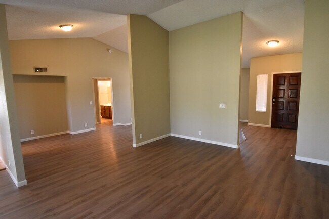 Foto del edificio - 8740 W Puget Ave