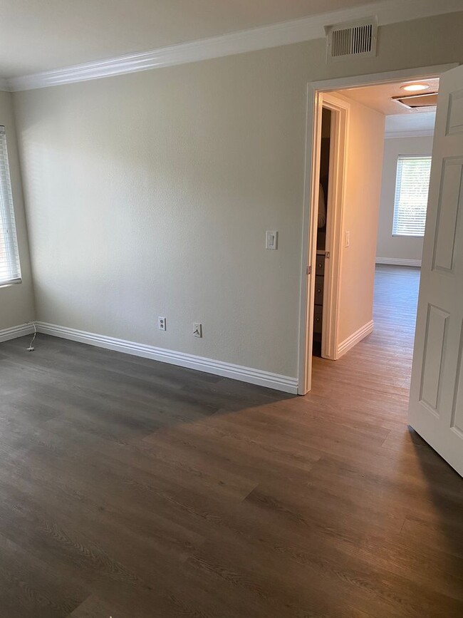 Building Photo - 1 Bed 1 Bath condo in Corona