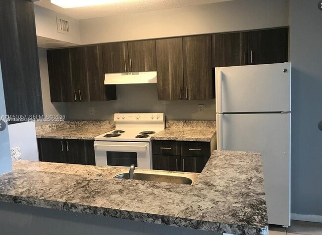 Foto del edificio - 15221 SW 80th St