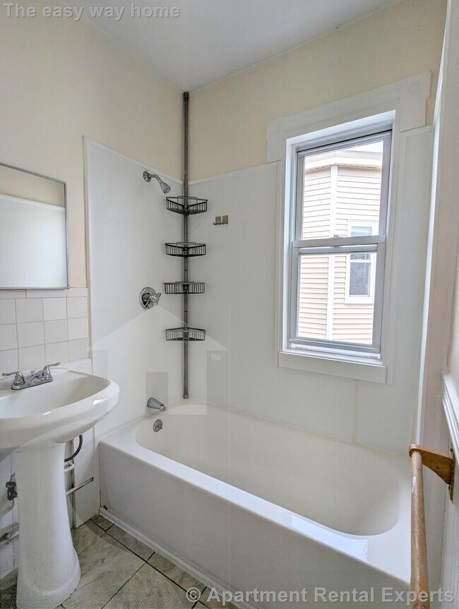 Foto del edificio - Somerville/Teele Square 3 Bedroom for $3300
