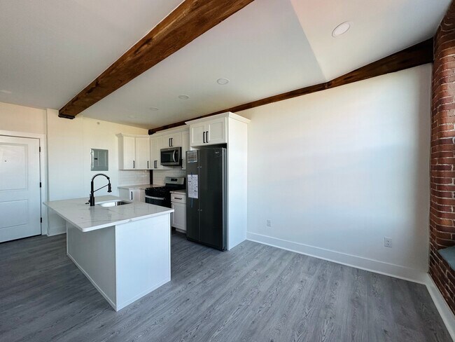 Building Photo - 50 Ashburton St