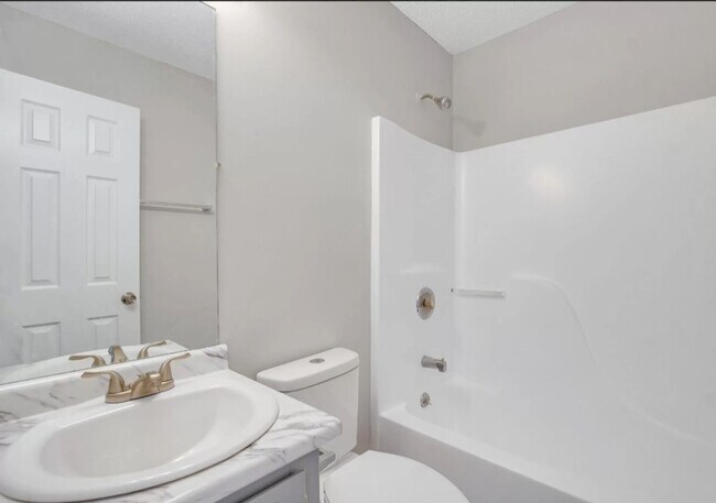 Foto del edificio - Charming ranch-style home located in the heart of Hinesville