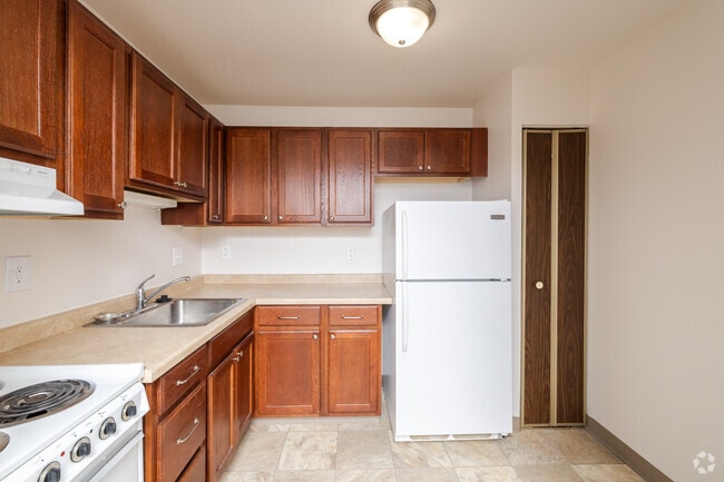 1 dormitorio, 1 baño - 525 pies cuadrados - Cocina - Evergreen Square of Cudahy - Senior/Disabled