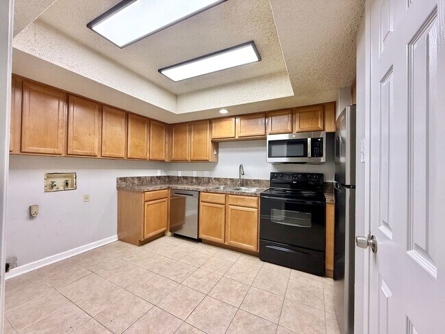 Building Photo - Condo for Lease