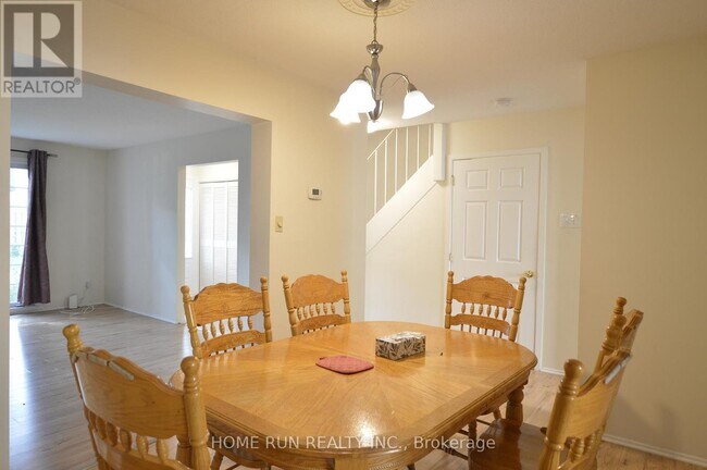 Building Photo - 617 Trelawny Private