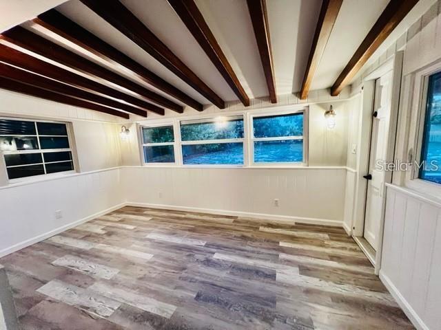 Foto del edificio - 2711 Dach Ave