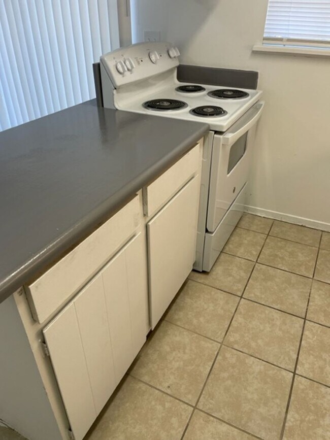 Foto del edificio - Large One Bedroom Condo