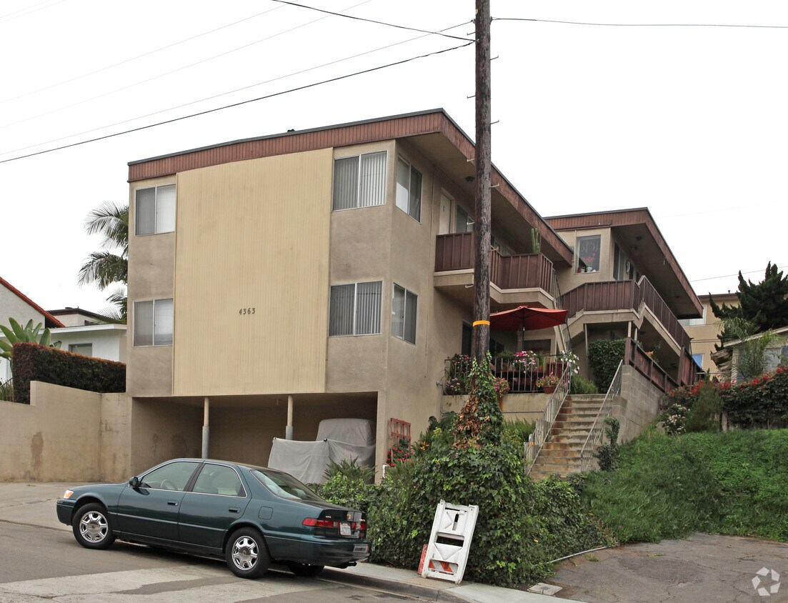 Primary Photo - 4363 Rialto St