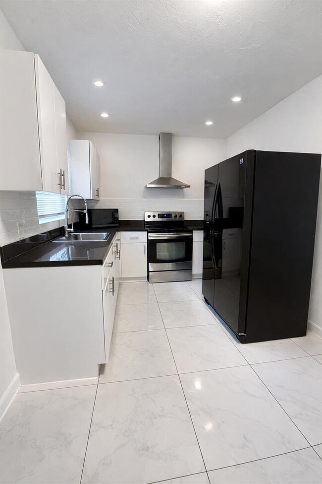 Foto del edificio - 1942-1946 Funston St