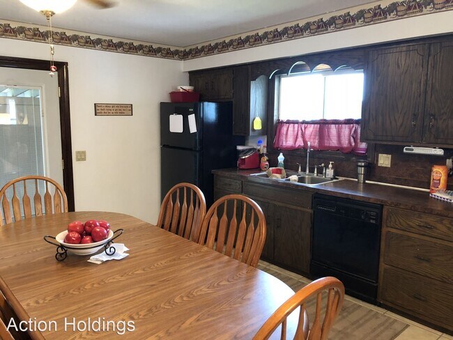 Building Photo - 3 br, 2 bath House - 1410 N Custer Ave