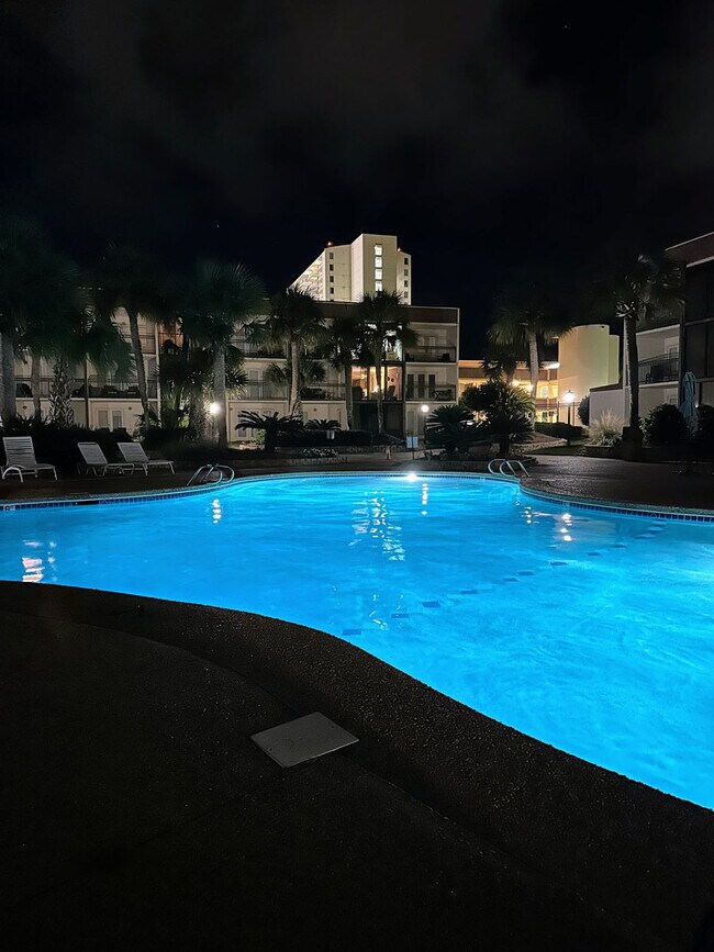 Foto del edificio - 2046 Beach Blvd