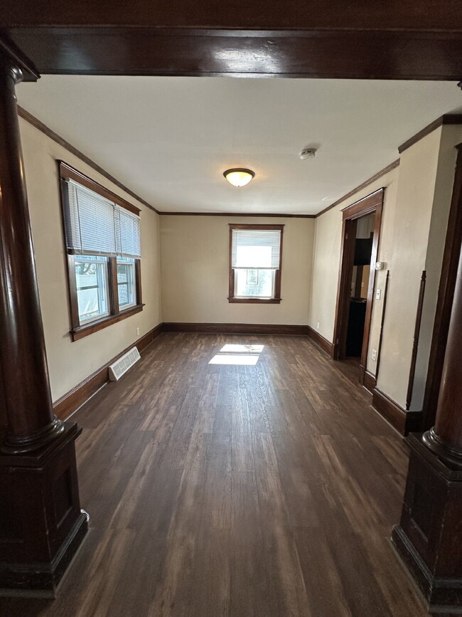 Building Photo - 1237 8th St