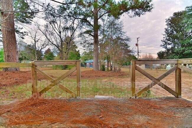 Foto del edificio - 2127 Tuxedo Rd