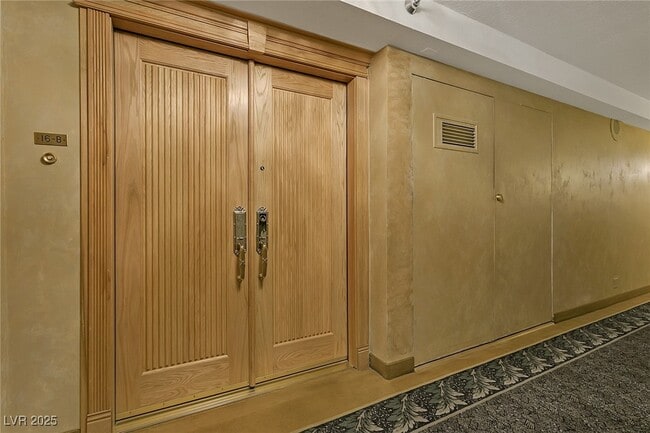 Building Photo - 3111 Bel Air Dr