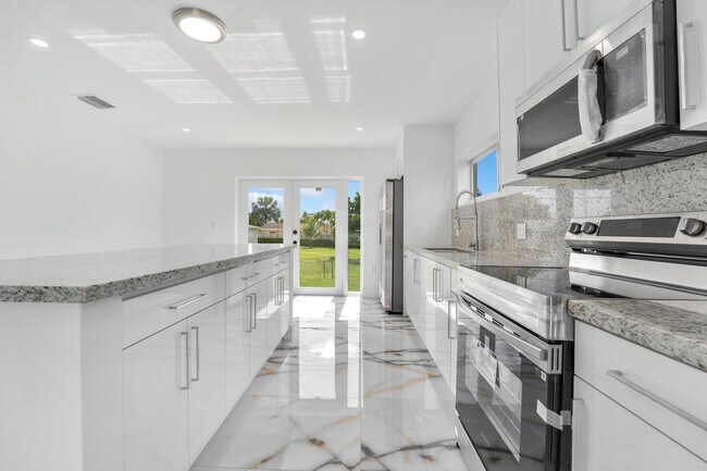 Foto del edificio - 16315 SW 107th Ave