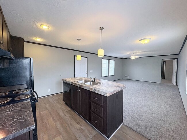 Building Photo - 10694 State Rte 762