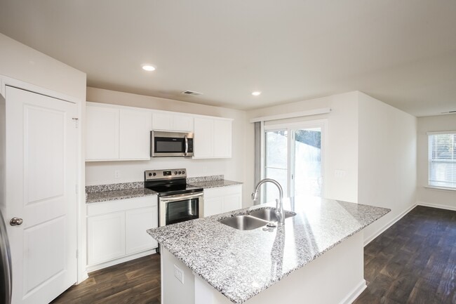 Foto del edificio - 1223 Lakeshore Dr