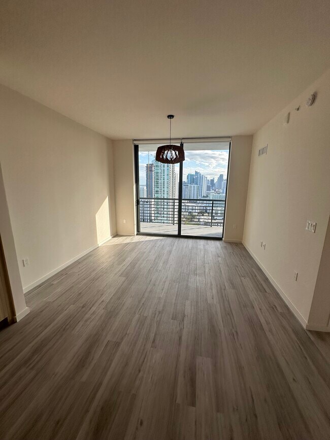 Foto del edificio - 445 NE 32nd St