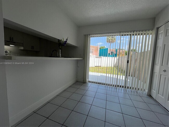 Building Photo - 6272 Boulevard of Champions