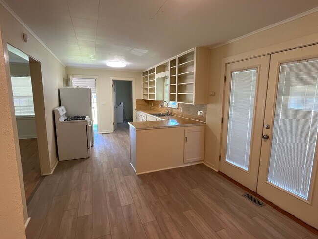 Foto del edificio - 801 E 7th Pl