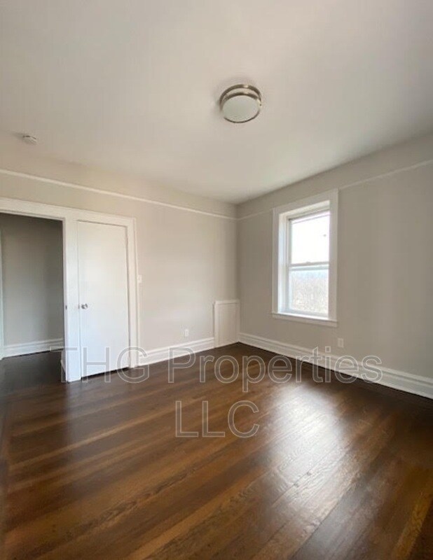 Foto del edificio - 671 Lincoln Ave