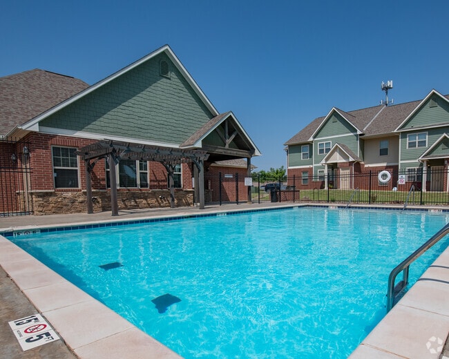Lake Ridge Apartments for Rent with Gym/Fitness Center Oklahoma City