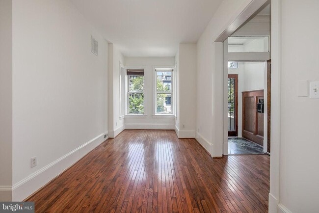 Foto del edificio - 3002 13th St NW