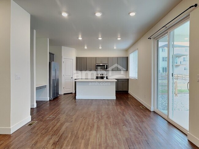 Foto del edificio - 7688 Mardale Ln