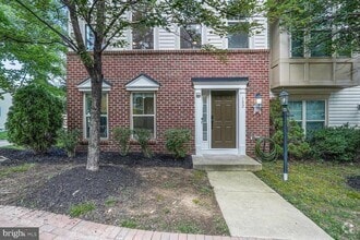 Building Photo - 102 Vista Knoll Dr