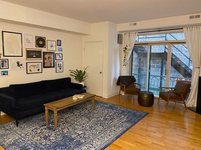 Foto del edificio - 680 N Green St