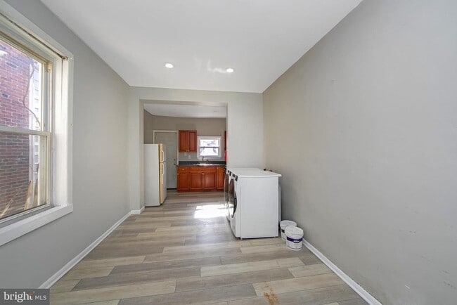 Building Photo - 1078 Morton St