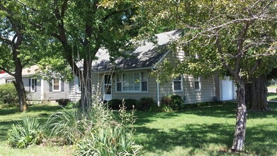 Building Photo - 151 Allison St