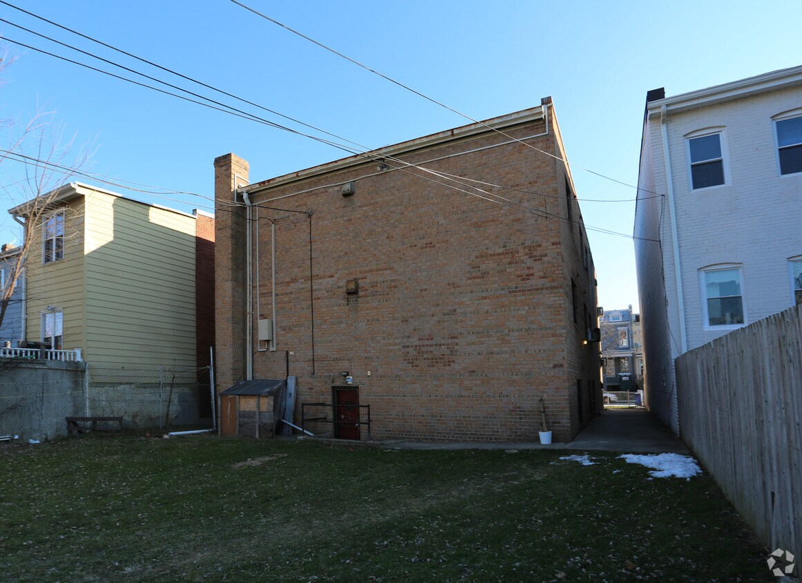 Foto del edificio - 3624 11th St NW