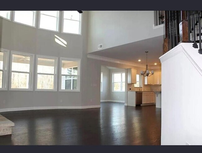 Building Photo - 428 Silver Brook Dr