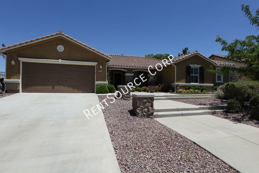 Primary Photo - 4 Bedroom 2 Bathroom Single Story Home for...