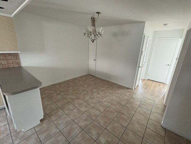 Building Photo - 5517 Rue Paul-Pau