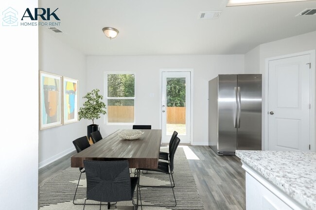 Foto del edificio - 14207 Harlequin Dr