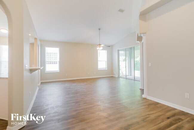 Foto del edificio - 541 Boxwood Pl