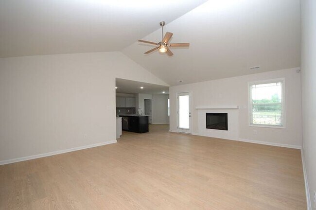 Building Photo - 204 Tuscany Cir