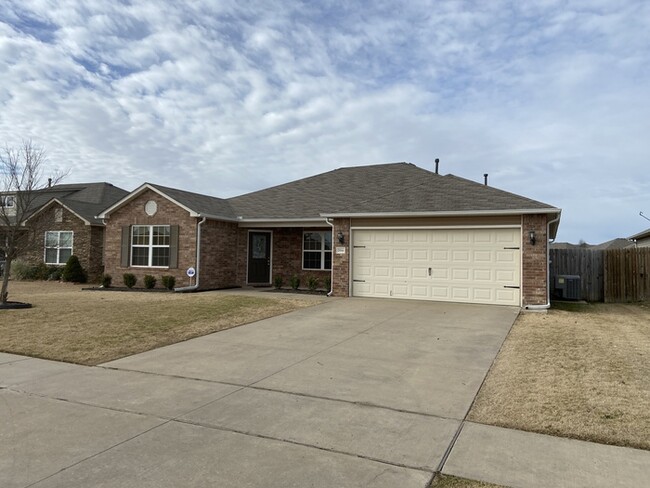 Building Photo - Call 405-456-0410 To Schedule Your Showing Now!