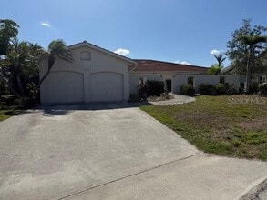 Building Photo - 1318 San Mateo Dr