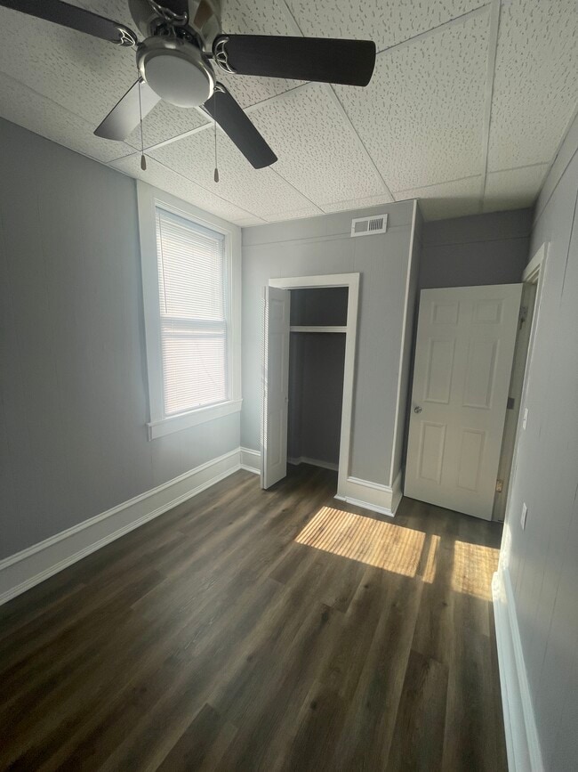 Building Photo - 1103 N 8th St
