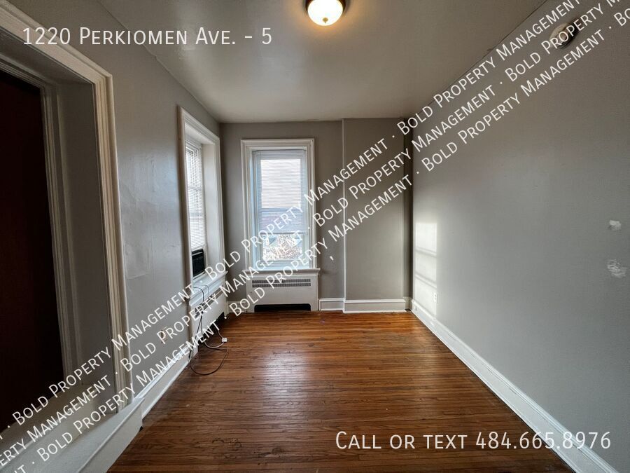 Building Photo - 1220 Perkiomen Ave