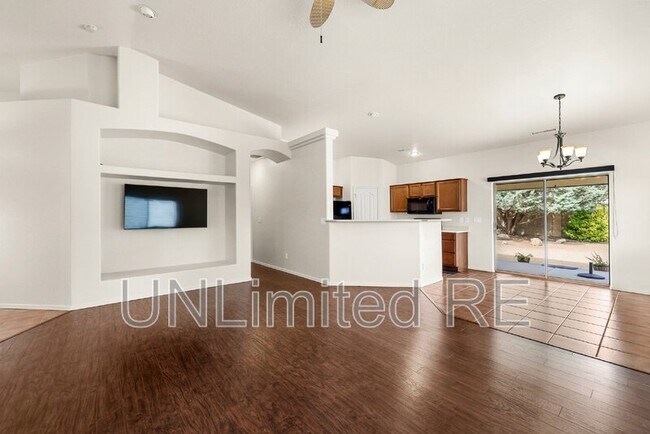 Building Photo - 5508 N Bronco Ln