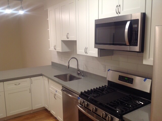 Foto del edificio - 3549 Lakeshore Ave