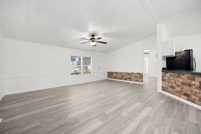 Building Photo - 16330 Hill Country Ct