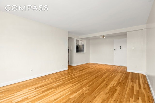 Building Photo - 35-20 Leverich St