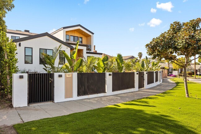 Foto del edificio - 212 W 64th St